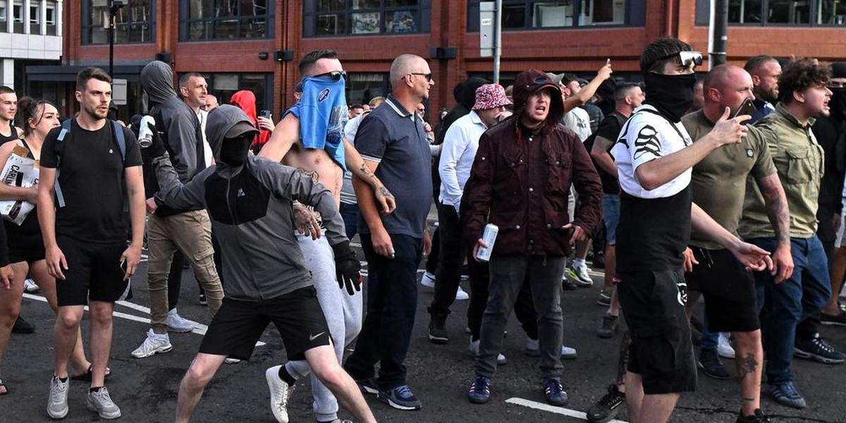 Manifestation à Epping devant l'hôtel hébergeant des demandeurs d'asile