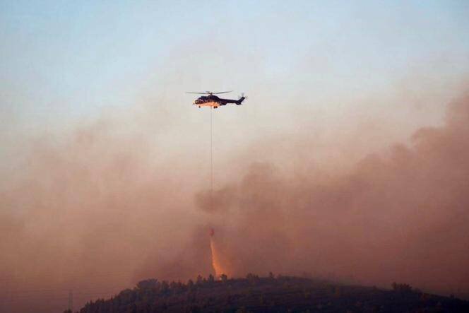 Lors de l’intervention des pompiers, à Martigues (Bouches-du-Rhône), le 18 juillet 2025.