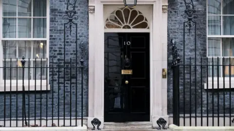La porte noire de Number 10 Downing Street