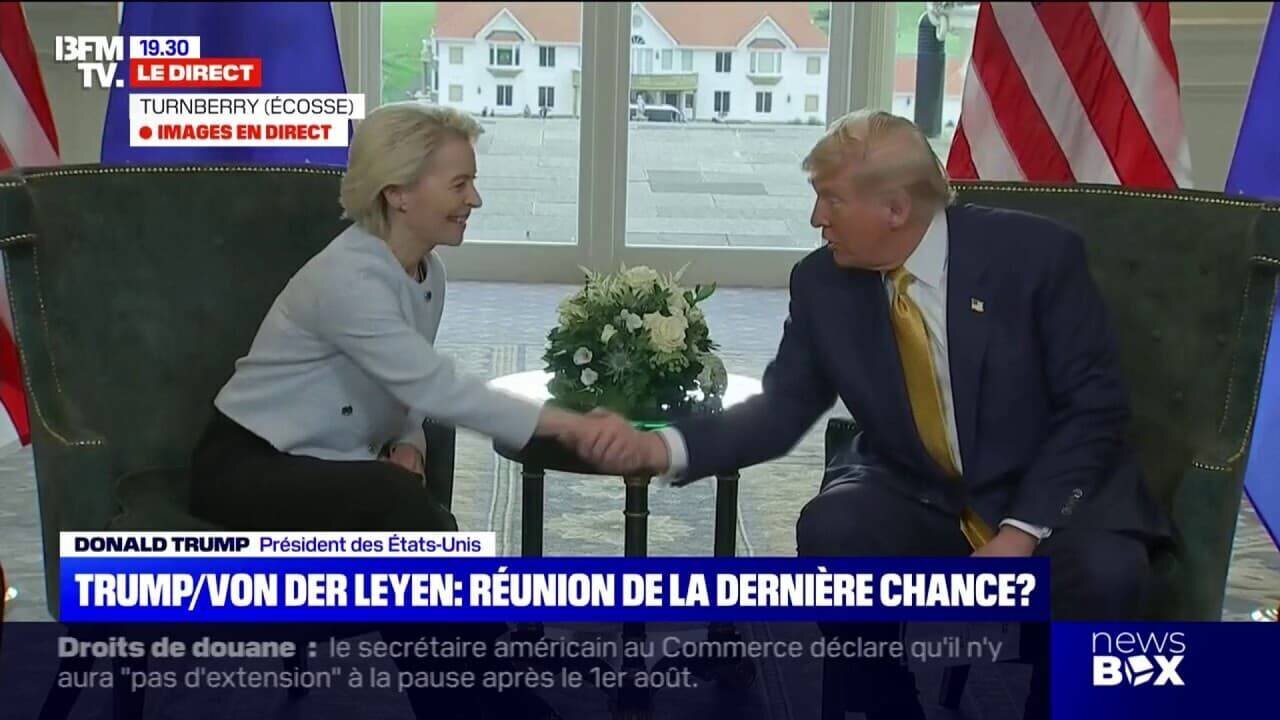 Donald Trump et Ursula von der Leyen lors de la signature de l’accord en Écosse