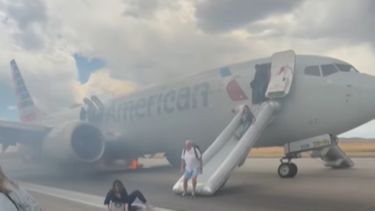 Avion en feu lors du décollage à Denver