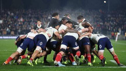 Français et Néo-Zélandais le 19 juillet 2025. (MICHAEL BRADLEY / AFP)