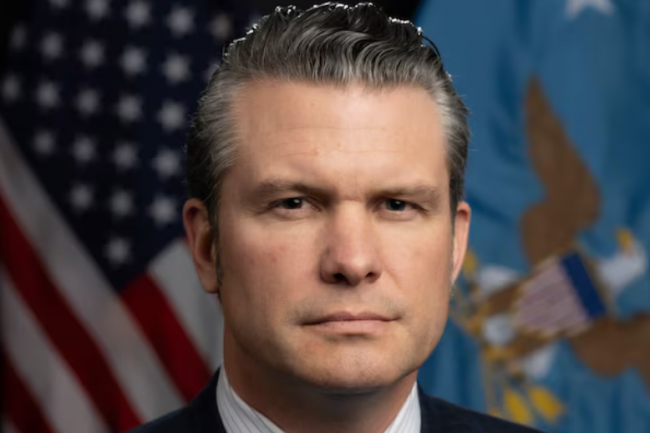 Selon Pete Hegseth, secrétaire à la Défense des États-Unis, les ingénieurs étrangers de n'importe quel pays, y compris la Chine, ne devraient jamais être autorisés à entretenir les systèmes du ministère de la défense ou à y accéder.