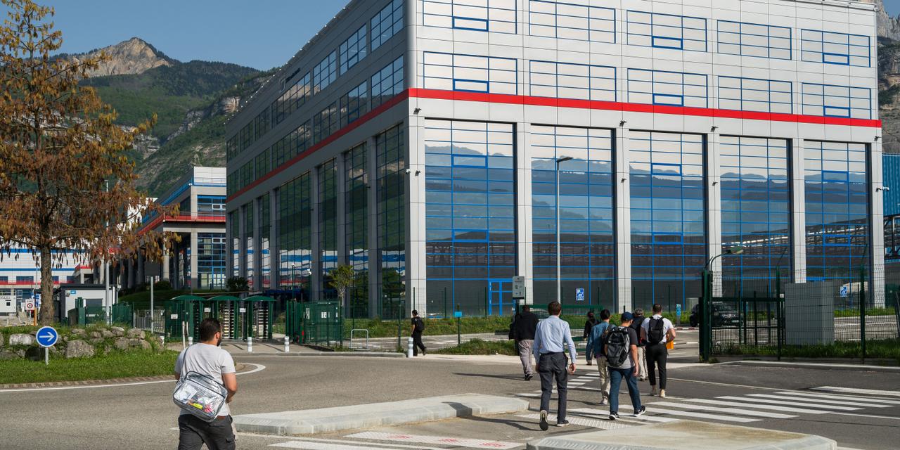 L'unité de production de STMicroelectronics, fabricant européen de semi-conducteurs à Crolles.