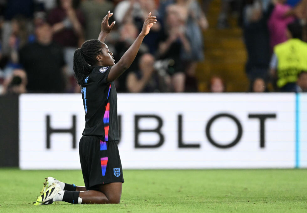 Michelle Agyemang autrice de l'égalisation anglaise contre l'Italie en demi-finale de l'Euro à Genève, le 22 juillet 2025