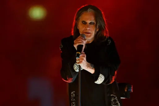 Ozzy Osbourne, la légende du heavy metal et chanteur des Black Sabbath, est mort à l'âge de 76 ans