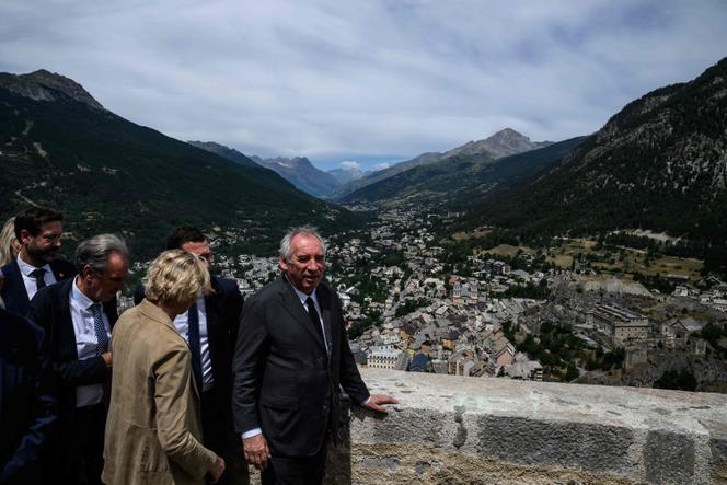 François Bayrou représentant le comité interministériel aux Jeux olympiques et paralympiques 2030, au fort des Têtes, à Briançon (Hautes-Alpes), le 27 juin 2025.