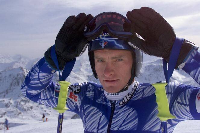 Joël Chenal lors d’un entraînement en vue du premier slalom géant de la Coupe du monde de ski alpin, à Tignes (Savoie), le 29 octobre 1999.