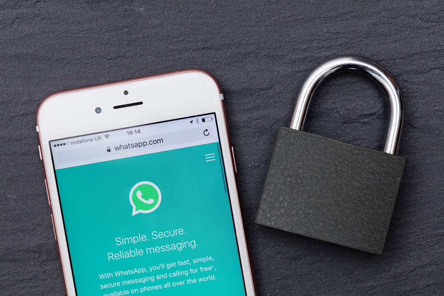 Qu'est-ce que le mode 'invisible' sur WhatsApp et comment l'activer pour sécuriser vos conversations ?