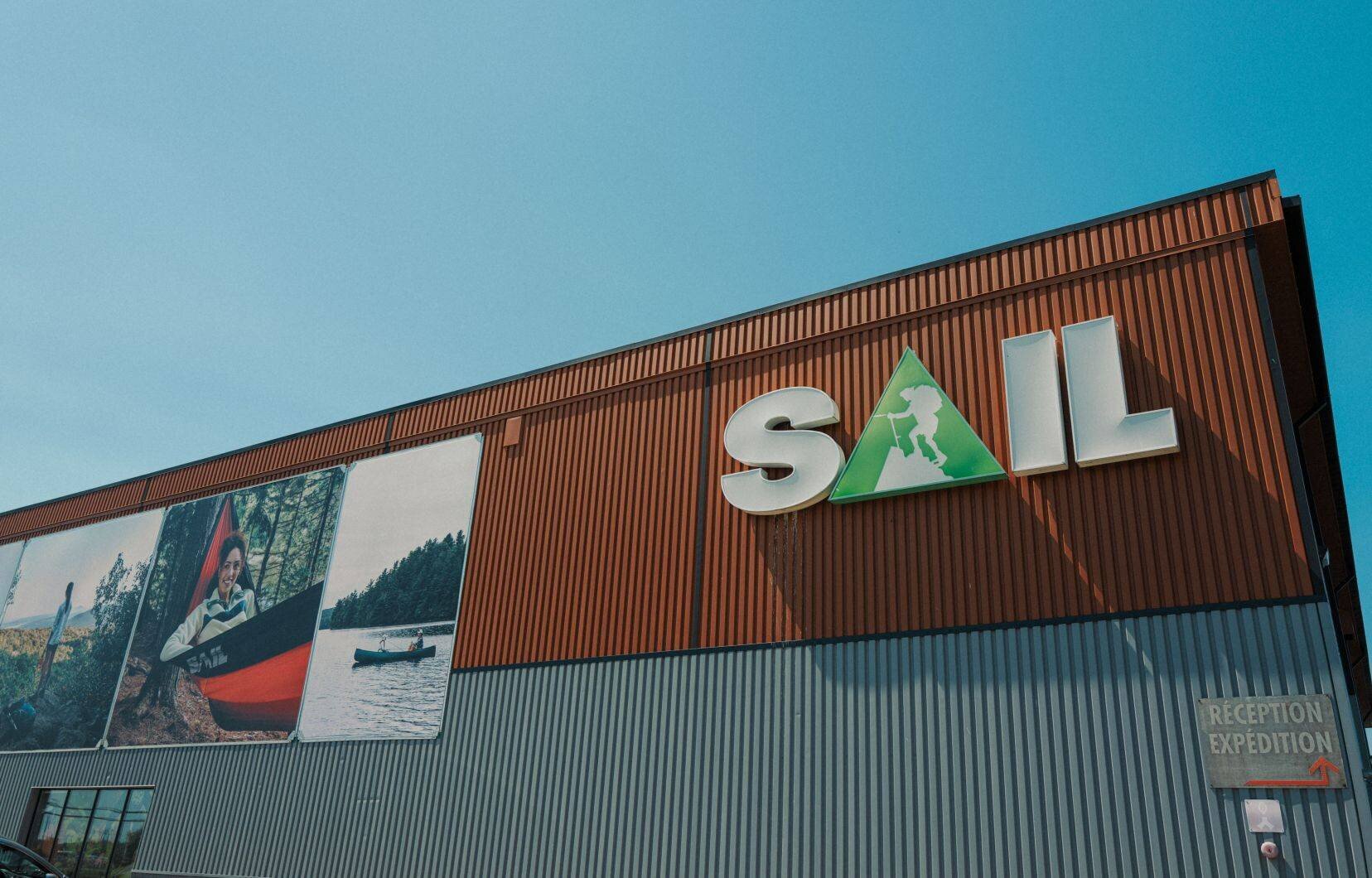 Un magasin de l’entreprise de plein air Sail