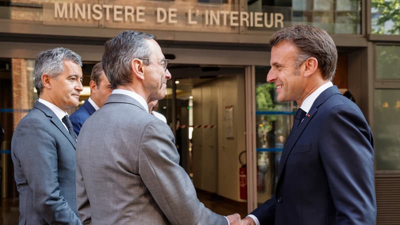 Le ministre de l'Intérieur Bruno Retailleau et le président Emmanuel Macron à Paris le 14 mai 2025.