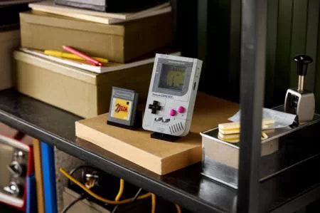 LEGO Gameboy sur étagère
