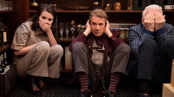 Selena Gomez, Martin Short et Steve Martin dans la saison 5 d'Only murders in the building.