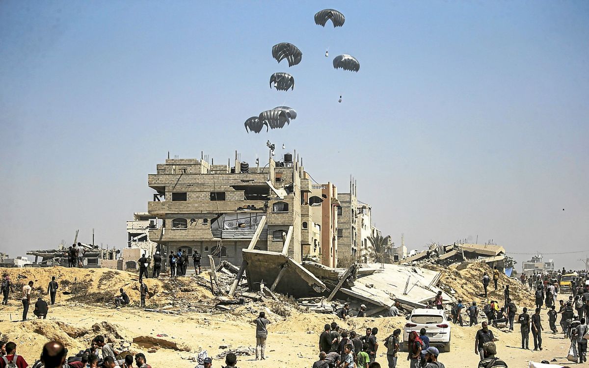 Largages d'aide humanitaire sur Gaza