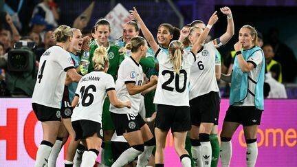 Les Allemandes après leur qualification aux tirs au but contre la France en quarts de finale de l'Euro à Bâle, le 19 juillet 2025.