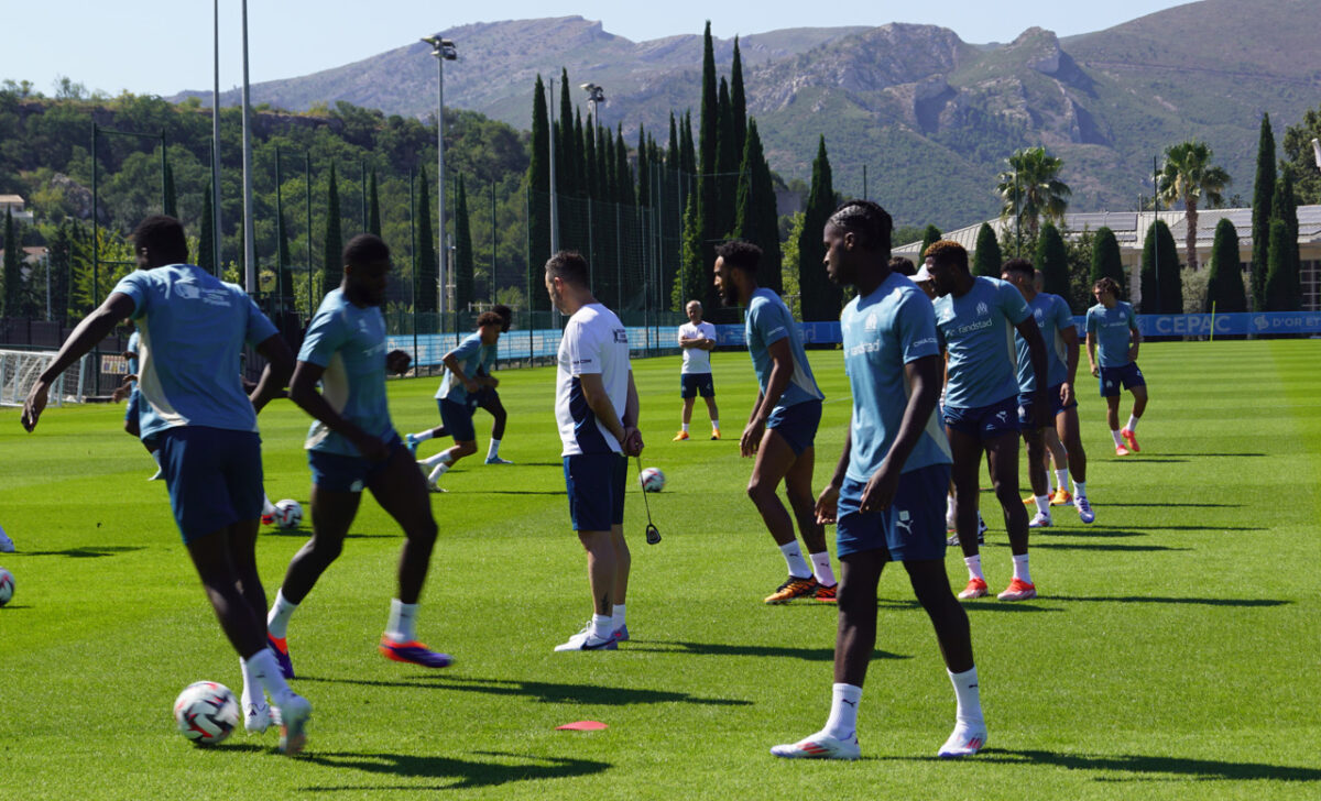 Le directeur sportif de l'OM Benatia au centre Rober Louis Dreyfus.