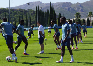 Le directeur sportif de l'OM Benatia au centre Rober Louis Dreyfus.
