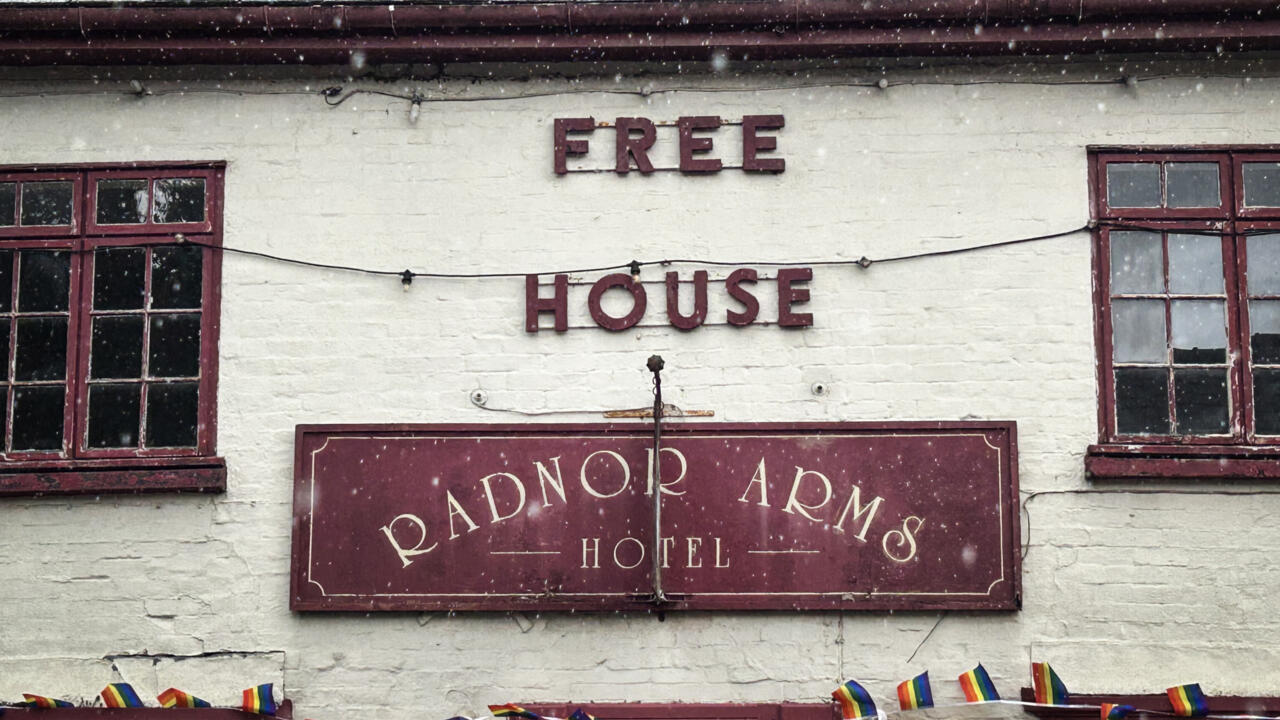 Façade du pub Radnor Arms, New Radnor, Pays de Galles