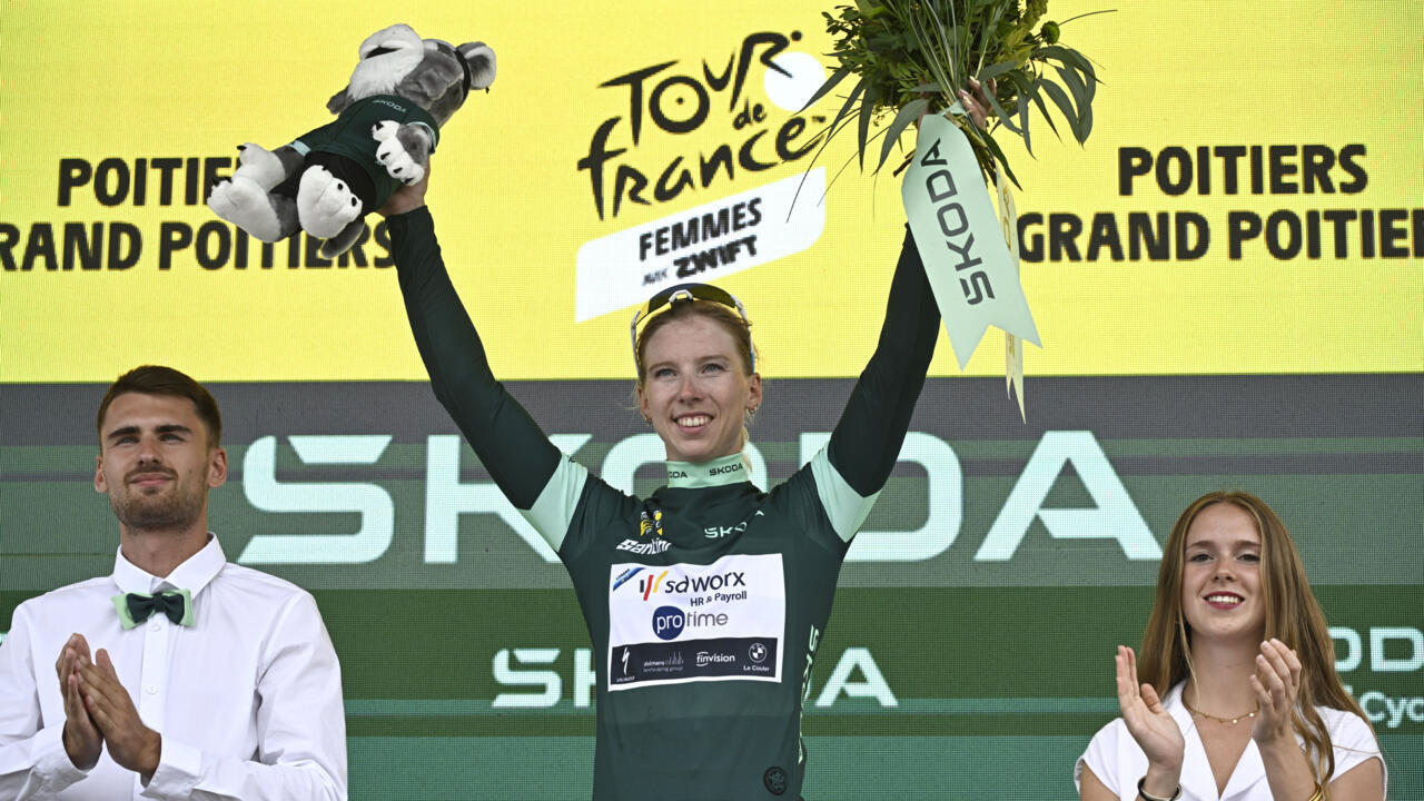 La Néerlandaise Lorena Wiebes le 29 juillet 2025 après sa victoire au sprint à Poitiers, la deuxième consécutive sur le Tour de France.