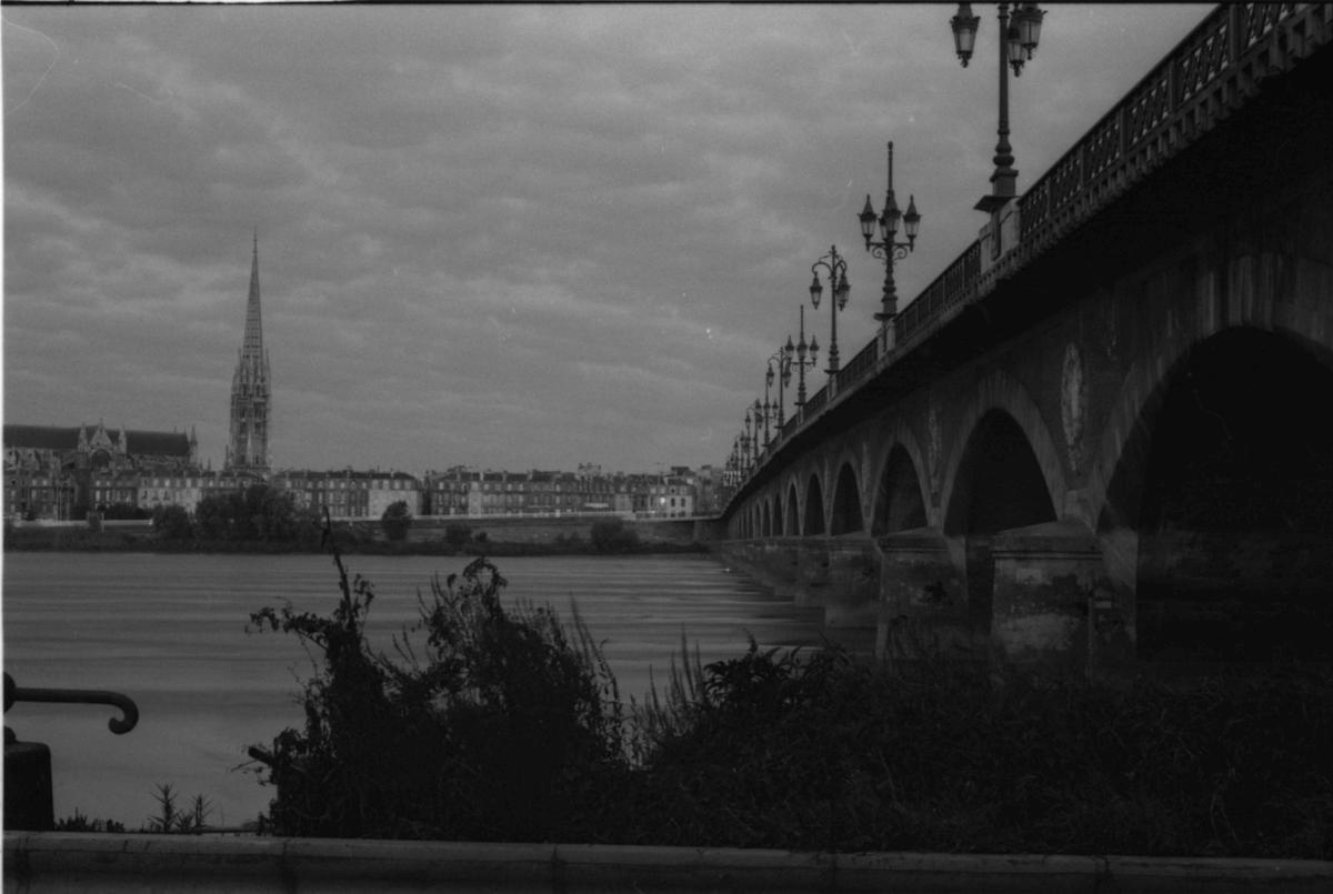 La ville de Bordeaux « éteinte », le 2 août 1989.