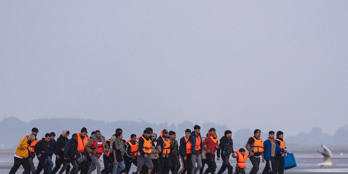 Migrants traversant la Manche en petite embarcation