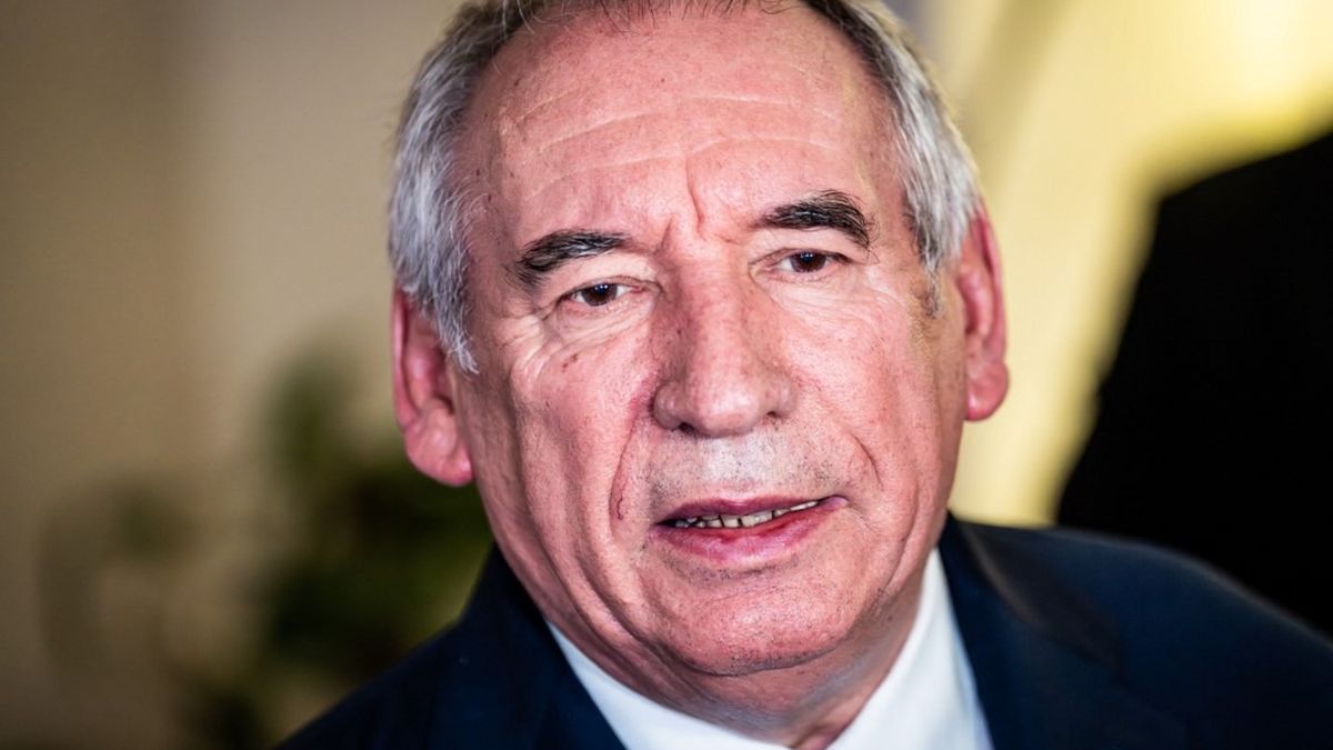 François Bayrou lors de son lancement de la série vidéo sur YouTube
