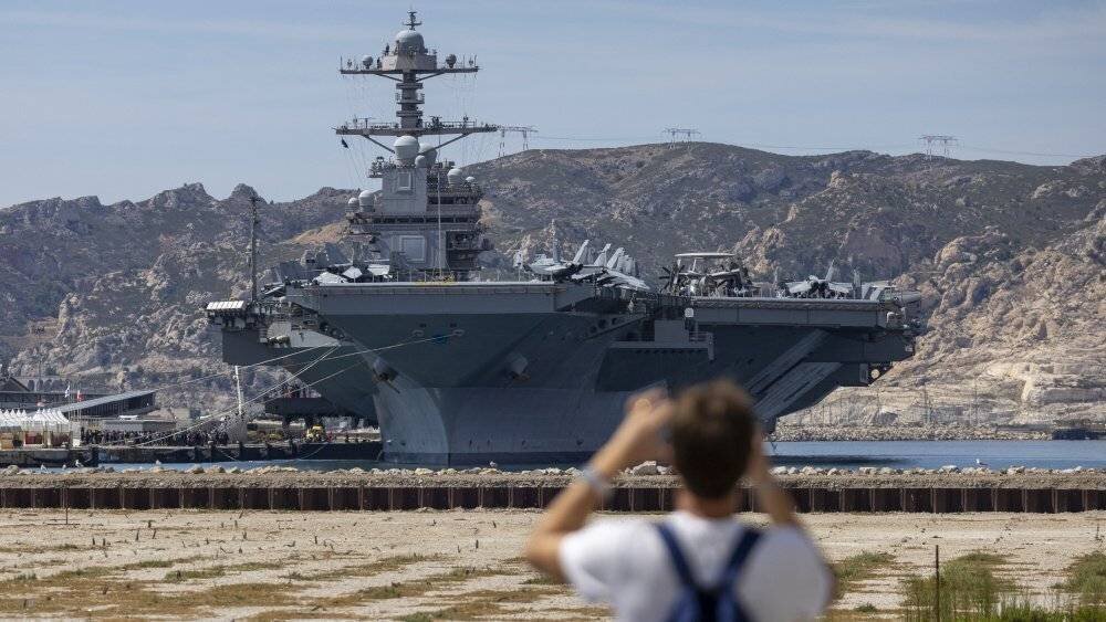 L'USS Gerald R. Ford amarré à Marseille