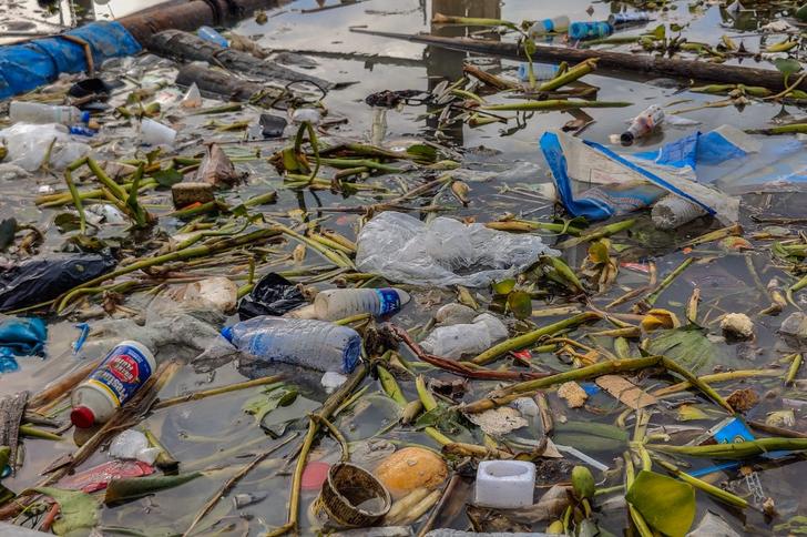Traité sur la pollution plastique : le point qui bloque tout depuis trois ans et menace encore les négociations