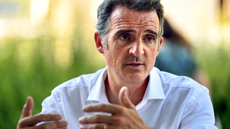 Le maire grenoblois Éric Piolle le 25 août 2022 lors des universités d'été de son parti, EELV, à Grenoble - OLIVIER CHASSIGNOLE / AFP