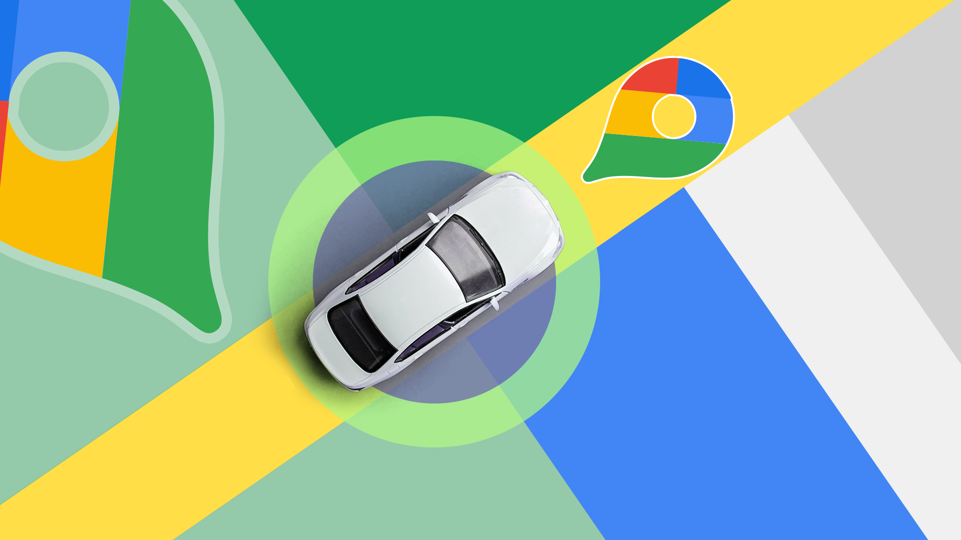 Une voiture sur une carte vue d'en haut avec le logo Google Maps devant.