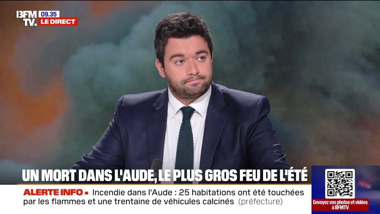 François Bayrou sur le lieu de l'incendie dans l'Aude