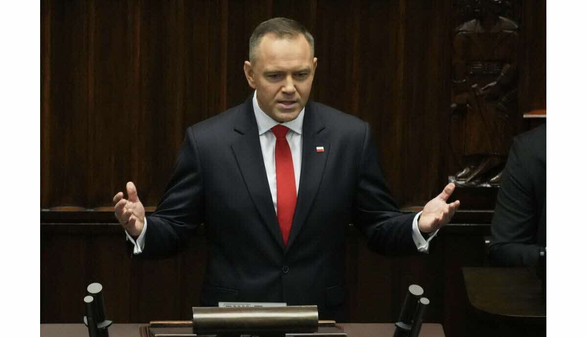 Karol Nawrocki lors de son investiture en Pologne