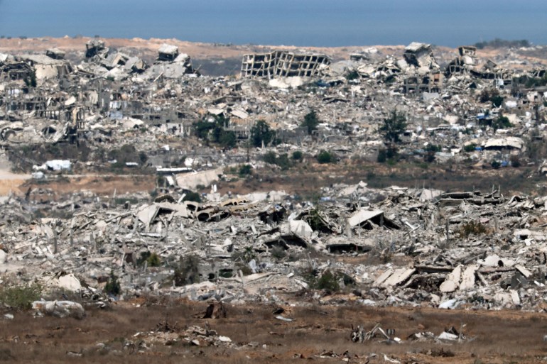 Bâtiments détruits à Gaza vus depuis la frontière avec Israël