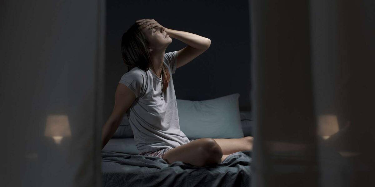 Personne en promenade sous la canicule