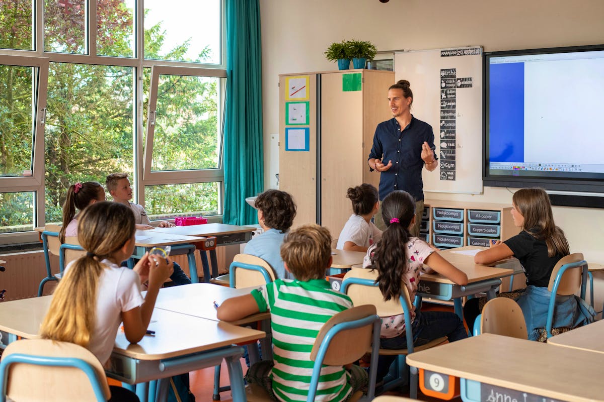 Les professeurs veulent des procédures claires et du soutien lorsqu'ils constatent des cas d'absentéisme scolaire.