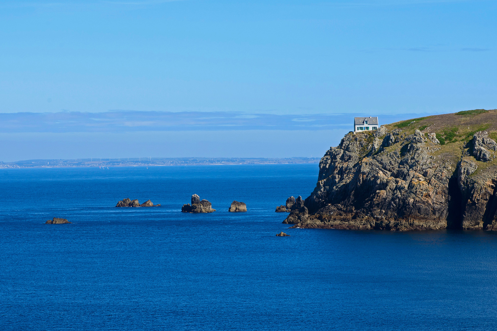 Humer l’air du large dans une île comme Ouessant (Finistère)