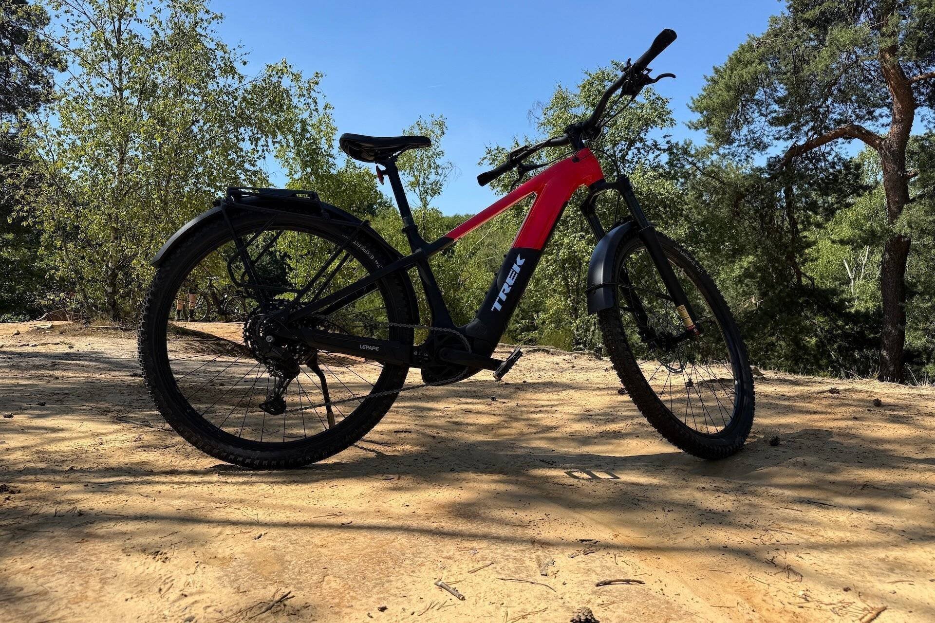 Vue du vélo et du poids du Powerfly+ 4