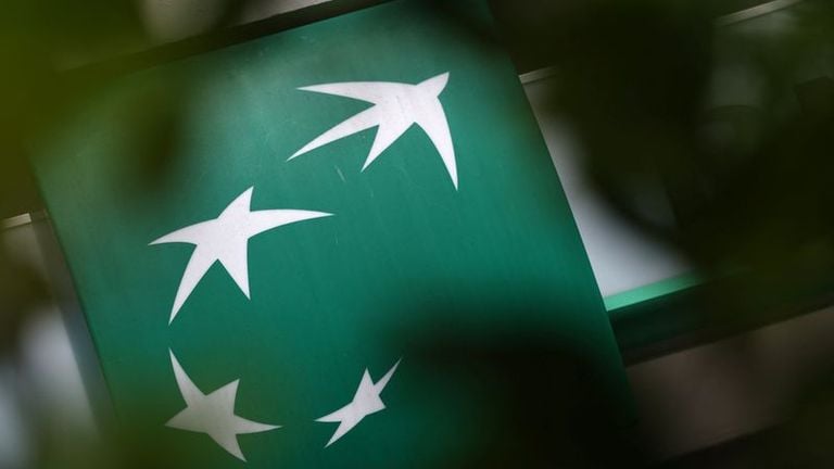 BNP Paribas se verrait bien rouler en Mercedes