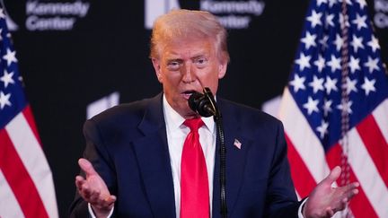 Trump lors d’une conférence à Washington