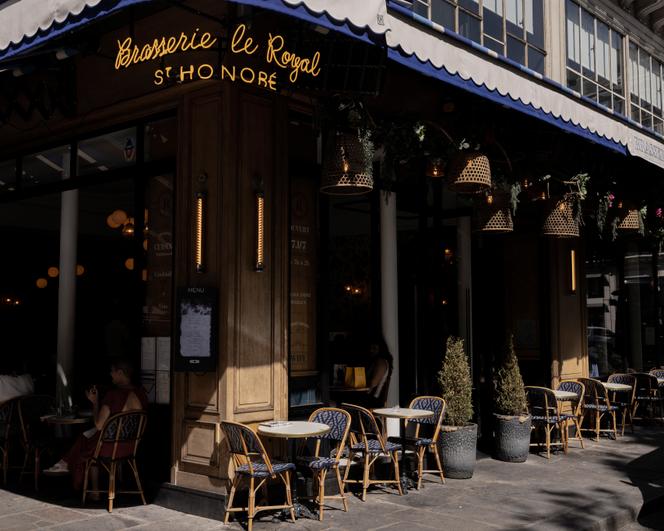 La terrasse d’un restaurant lors d’une journée de forte chaleur, à Paris, le 12 août 2025.