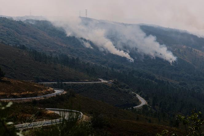 Feu près de Maceda, nord-ouest Espagne