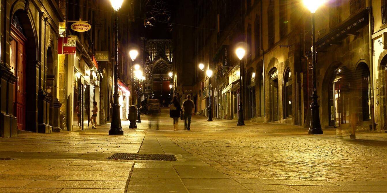 Détail de la scène décrite par Le Monde à Clermont-Ferrand