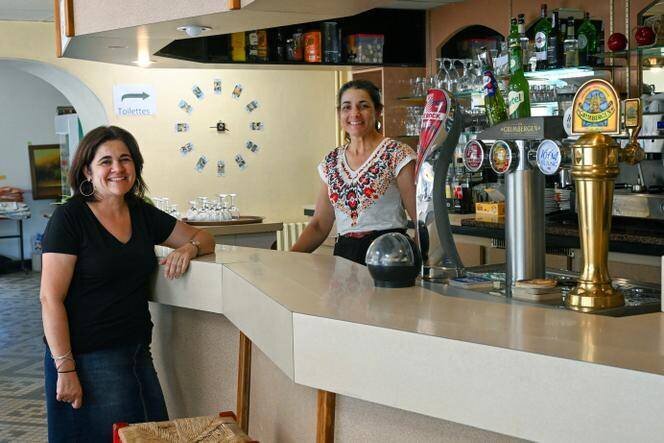 Propriétaires du Relais de l’Arceau dans le restaurant