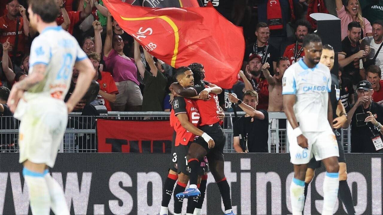 Ludovic Blas célèbre son but au Roazhon Park