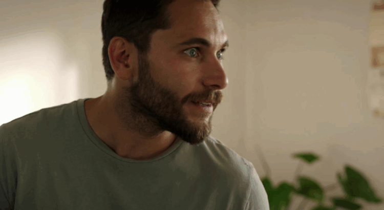 Aaron face au deuil dans Demain nous appartient