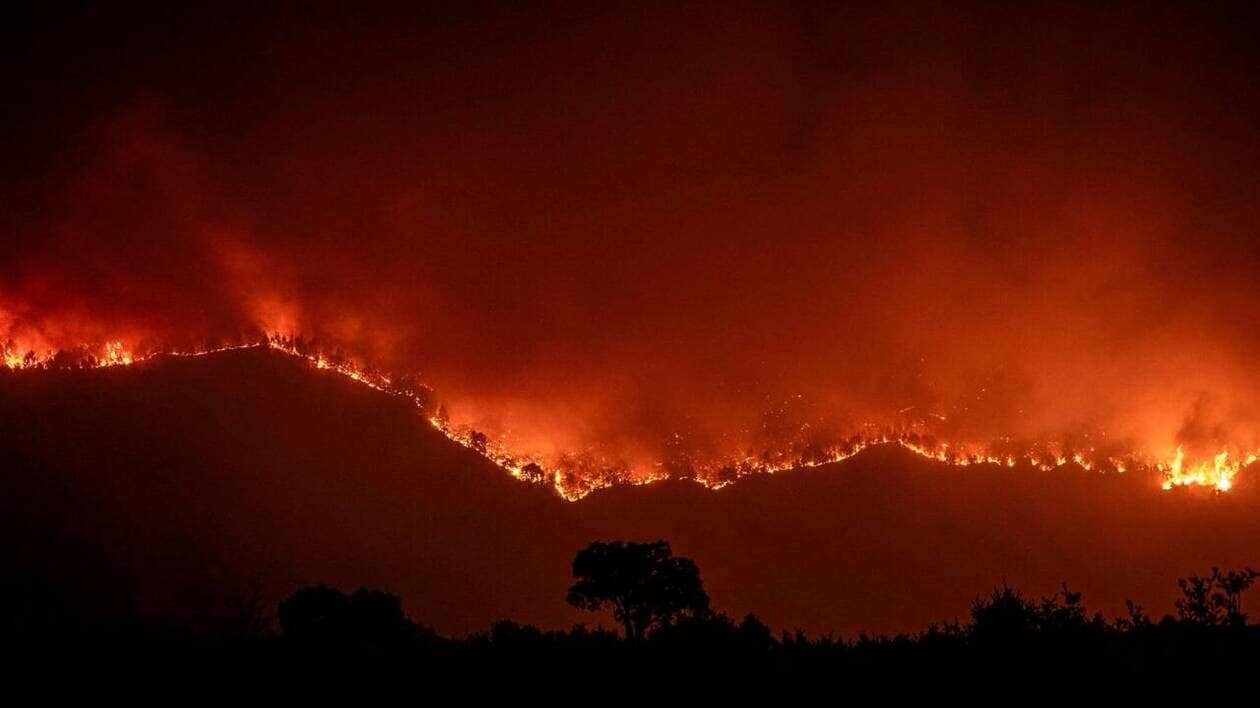 Vue aérienne des incendies dans le nord-ouest de l’Espagne