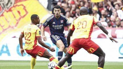 Mikautadze face à Saïd et Sarr