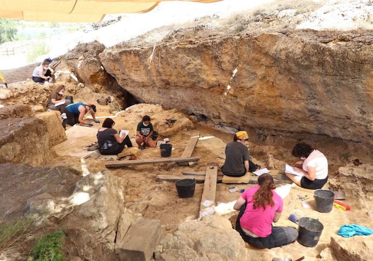 Fouilles à l'abri de Navalmaillo