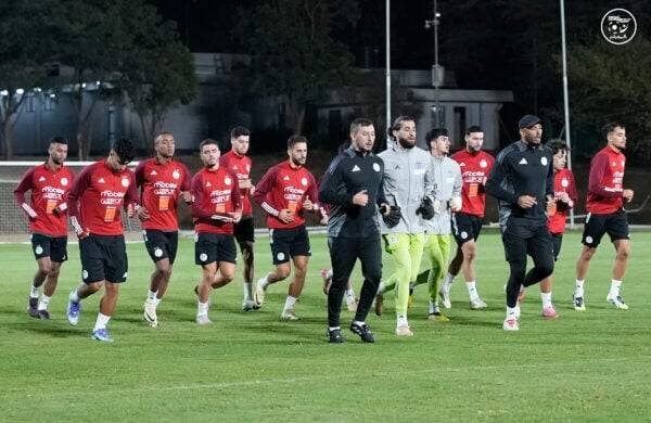 Séance d'entraînement des Verts sous la pluie