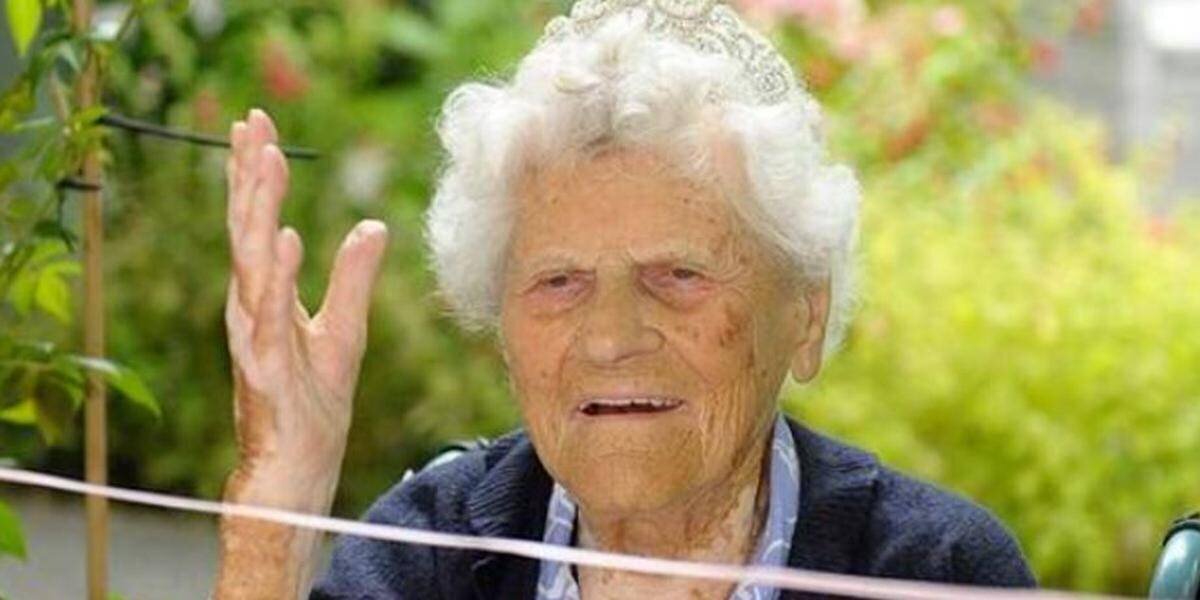 Ethel Caterham célébrant son 116e anniversaire